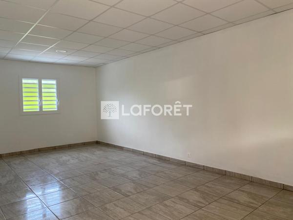 Location bureau Saint-François - 29 m² - 870 €/mois