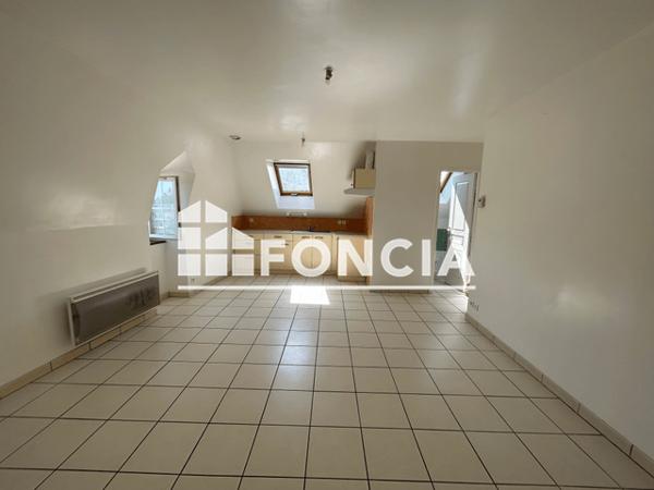 Location Appartement 2 pièces 32.1 m² - 2 PLACE DE LA PAIX Sebazac-concoures 12740