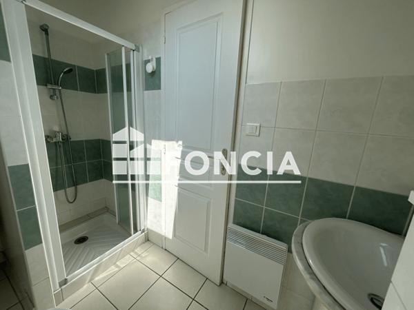 Location Appartement 2 pièces 32.1 m² - 2 PLACE DE LA PAIX Sebazac-concoures 12740