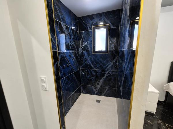 Vente                                                      Villa
                        
                     4 pièces                      107 m2                     à Le Luc