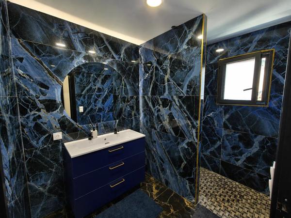 Vente                                                      Villa
                        
                     4 pièces                      107 m2                     à Le Luc