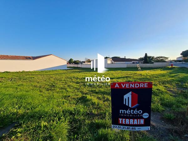 Terrain constructible à vendre à Angles –