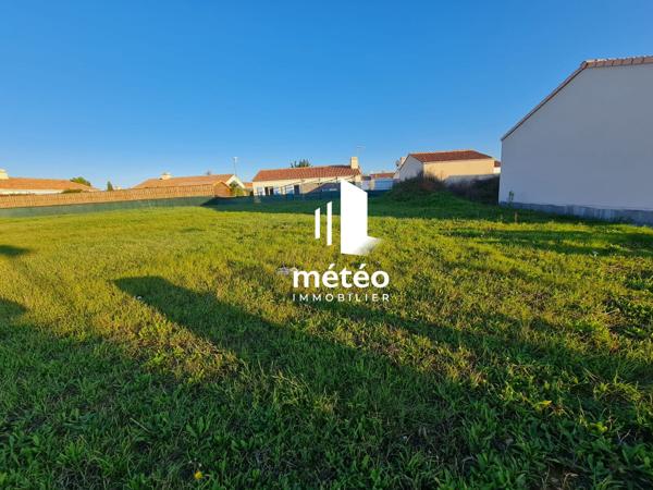 Terrain constructible à vendre à Angles –