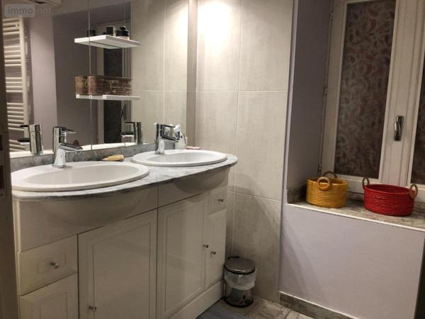 Maison à louer à Saint-Chély-d'Apcher en Lozère (48200), ref : 48032-L85