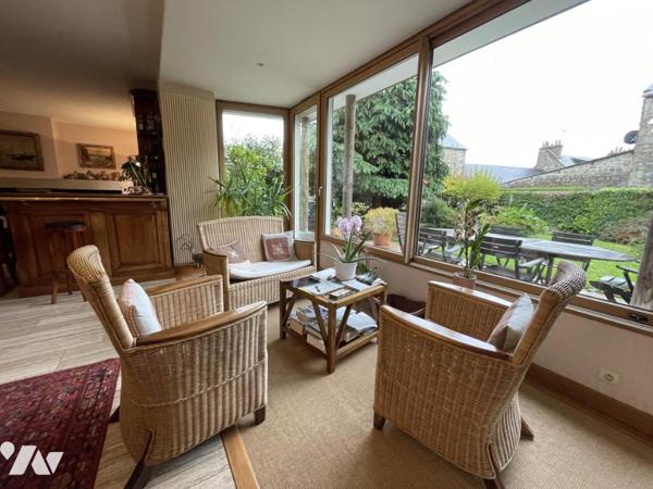 LA FERTE MACE, grande maison de ville avec jardin, garage et maison annexe