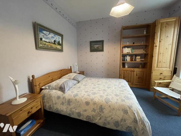 LA FERTE MACE, grande maison de ville avec jardin, garage et maison annexe