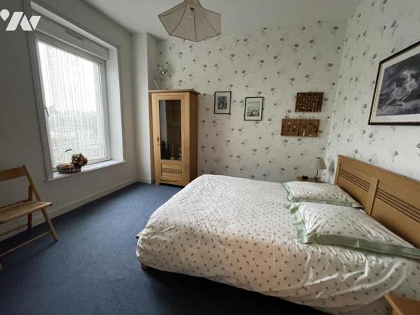 LA FERTE MACE, grande maison de ville avec jardin, garage et maison annexe