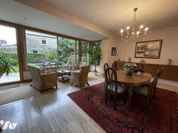 LA FERTE MACE, grande maison de ville avec jardin, garage et maison annexe