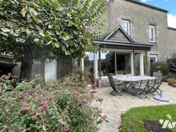LA FERTE MACE, grande maison de ville avec jardin, garage et maison annexe