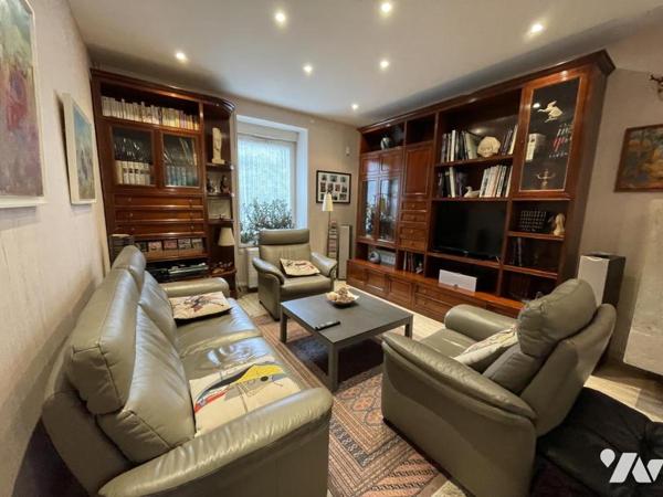 LA FERTE MACE, grande maison de ville avec jardin, garage et maison annexe