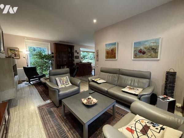 LA FERTE MACE, grande maison de ville avec jardin, garage et maison annexe