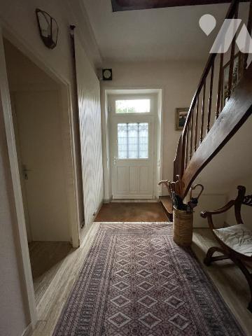 LA FERTE MACE, grande maison de ville avec jardin, garage et maison annexe