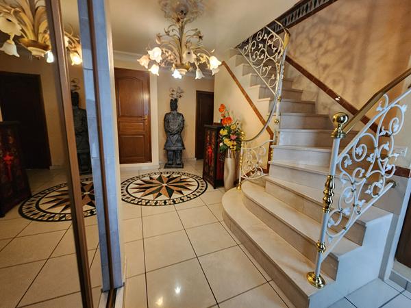 Superbe maison 6 pièces à vendre à Colombes - 211 m² d'espace et confort , Colombes Superbe maison 6 pièces à vendre à Colombes - 211 m² d'espace et confort , Colombes