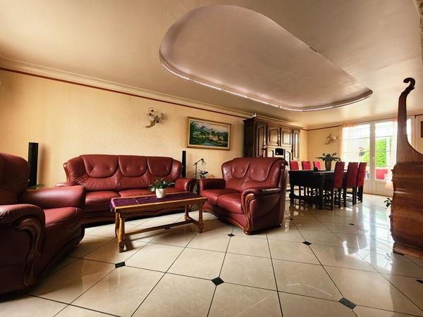 Superbe maison 6 pièces à vendre à Colombes - 211 m² d'espace et confort , Colombes Superbe maison 6 pièces à vendre à Colombes - 211 m² d'espace et confort , Colombes