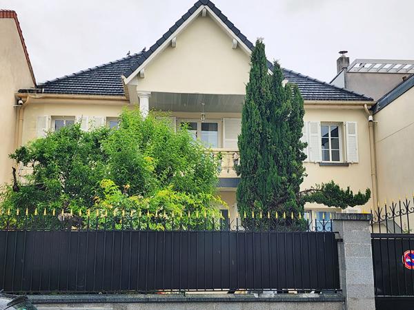 Superbe maison 6 pièces à vendre à Colombes - 211 m² d'espace et confort , Colombes Superbe maison 6 pièces à vendre à Colombes - 211 m² d'espace et confort , Colombes
