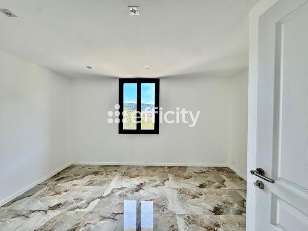 Maison
         4 pièces
        - 121 m² Bien prestige 775 000 € *