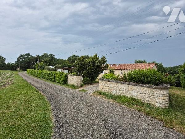 CASTERA-LECTOUROIS (32700) Maison de 185 m² de surface au sol sur 2 niveaux et terrain de 2868 m².