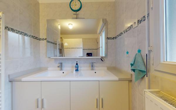 Maison à vendre    6 pièces • 160 m2 Rillieux-la-Pape