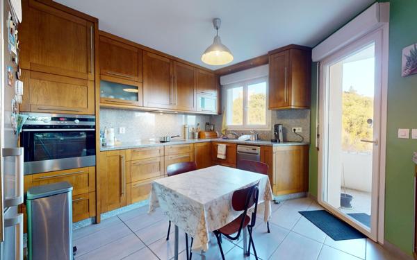 Maison à vendre    6 pièces • 160 m2 Rillieux-la-Pape