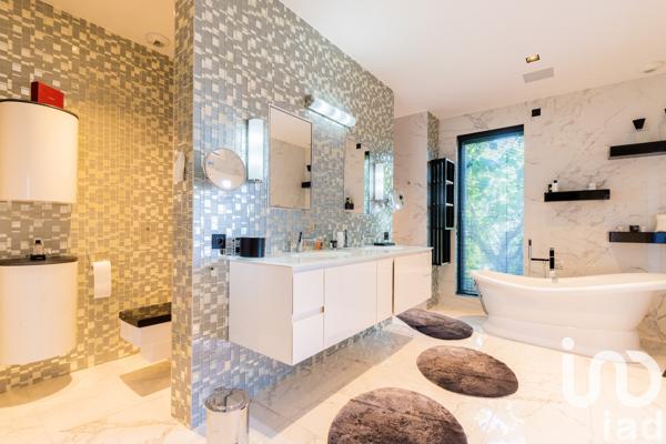 Maison à vendre 11 pièces 690 m² Verrières-le-Buisson