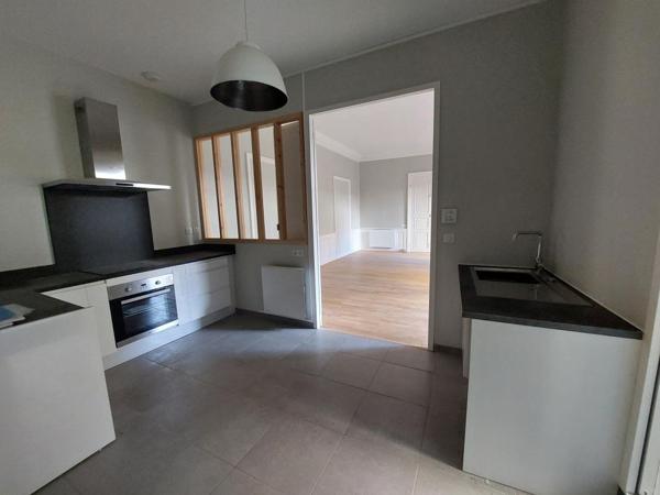 REF 10636-  33 PLACE DU BREUIL  -F1