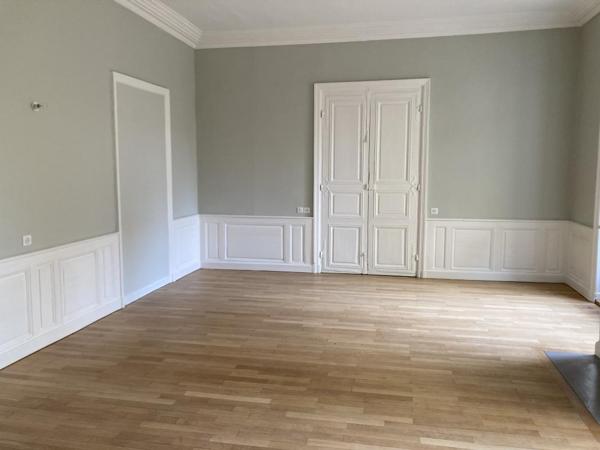 REF 10636-  33 PLACE DU BREUIL  -F1