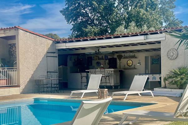 Villa type T6 avec double garage et piscine