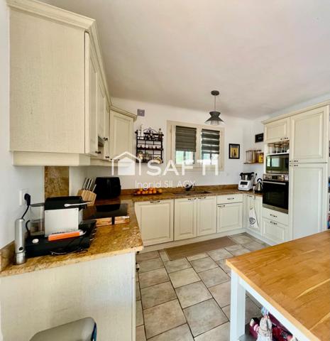 Villa type T6 avec double garage et piscine