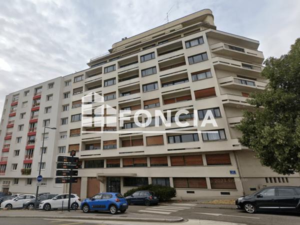 Location Appartement 3 pièces 69 m² - 7 PLACE AIME MOROT Nancy 54000