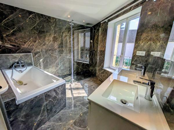 MAISON avec BEAUCOUP DE CHARME