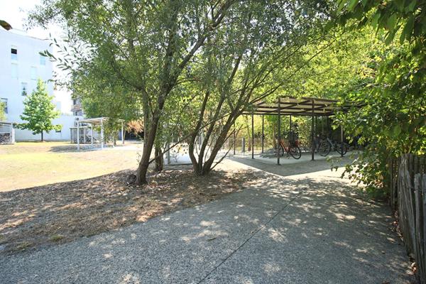 Appartement Cenon 3 pieces avec loggia et parking