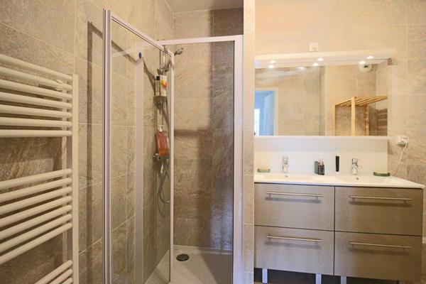 Appartement Cenon 3 pieces avec loggia et parking