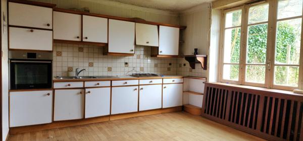 Maison de bourg à rénover.