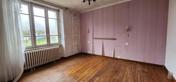 Maison de bourg à rénover.