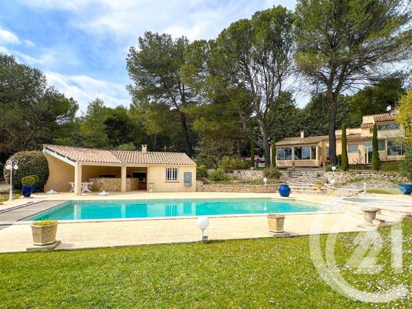 Maison à vendre  10 pièces - 239 m2 ROGNES - 13