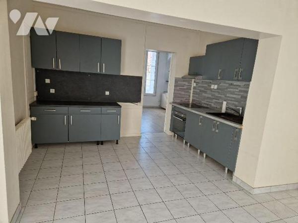 Maison à Vendre à Châtellerault (86100) en Vienne (86)

Cette maison dispose d'une surface ha...