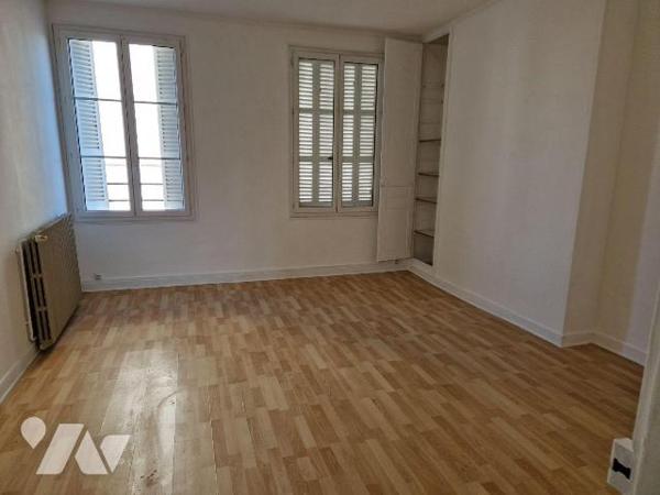 Maison à Vendre à Châtellerault (86100) en Vienne (86)

Cette maison dispose d'une surface ha...