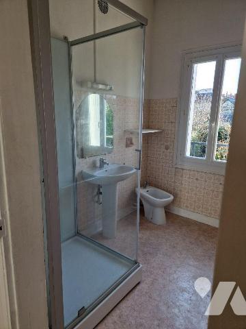 Maison à Vendre à Châtellerault (86100) en Vienne (86)

Cette maison dispose d'une surface ha...