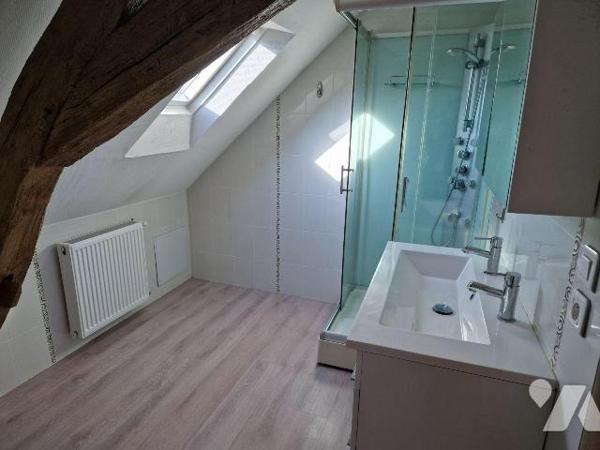 Maison à Vendre à Châtellerault (86100) en Vienne (86)

Cette maison dispose d'une surface ha...