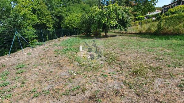 Location maison Garat (16410), 96.90m² avec 5 pièce(s) dont 3 chambre(s) sur 600.00m² de terrain. Agence Allard Brimeaud