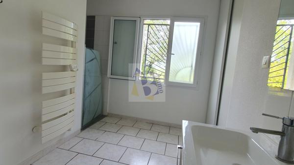 Location maison Garat (16410), 96.90m² avec 5 pièce(s) dont 3 chambre(s) sur 600.00m² de terrain. Agence Allard Brimeaud