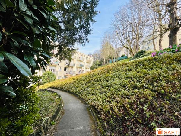 2 pièces lumineux de 38 m2 repensé en grand studio