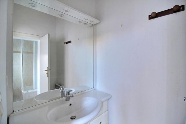 T2 de 36 M² petite résidence en pierre, calme hyper-centre