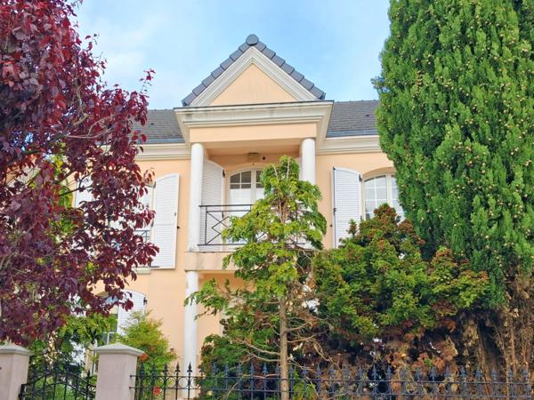 Ormesson-sur-Marne (94490) Appartement F3 au 1er et dernier étage d'une maison divisée en 2 logements