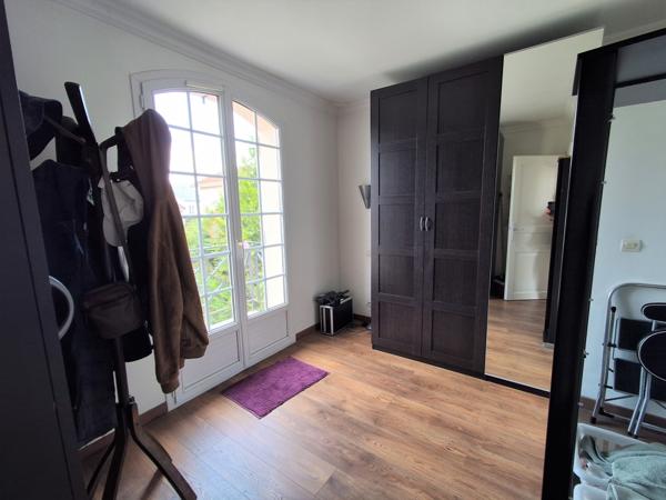 Ormesson-sur-Marne (94490) Appartement F3 au 1er et dernier étage d'une maison divisée en 2 logements