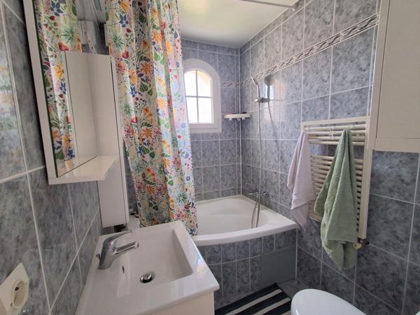 Ormesson-sur-Marne (94490) Appartement F3 au 1er et dernier étage d'une maison divisée en 2 logements