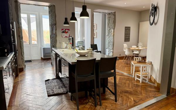 Appartement à vendre    4 pièces •  Aix-les-Bains