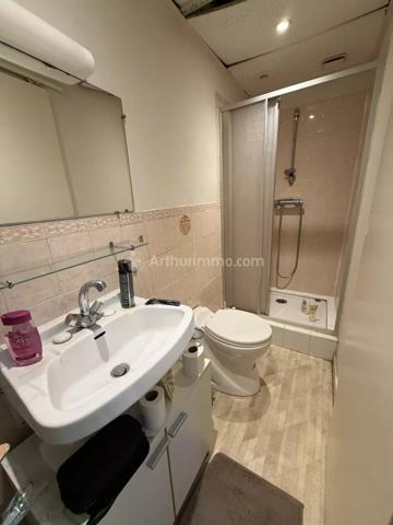 Vente                                                      Appartement
                        
                     2 pièces                                         à Clermont-Ferrand