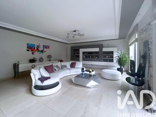 Maison à vendre 10 pièces 400 m² Breuil-Bois-Robert