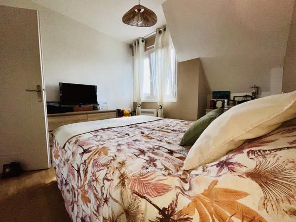 Lumineux 3 pièces terrasse cave en étage belle copropriété STOCKFELD